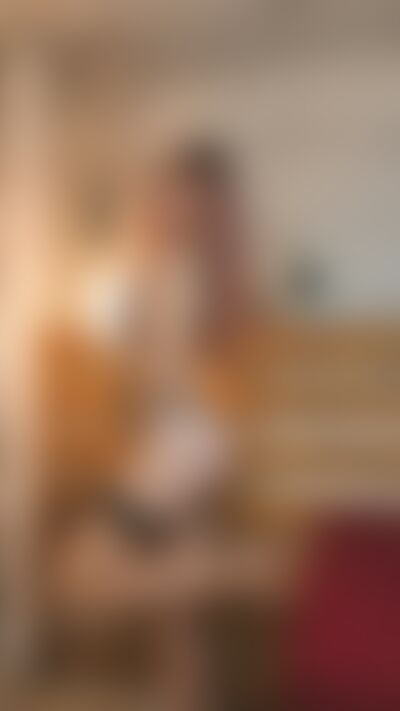 4bb0764d-6822-4a93-a2e1-30e12ce71f9e's hot photo – thumbnail