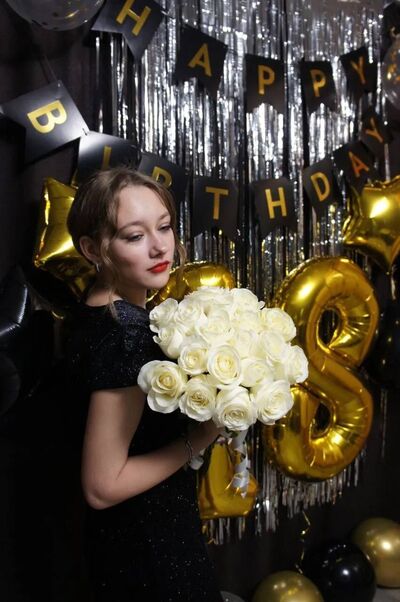 4b50a440-c3ee-4e56-ac6b-056f66d907a7's hot photo – thumbnail