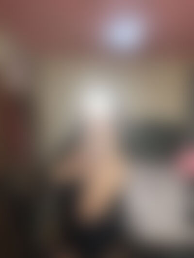 d844c6a6-ef90-4345-a308-22b3f98f7310's hot photo – thumbnail